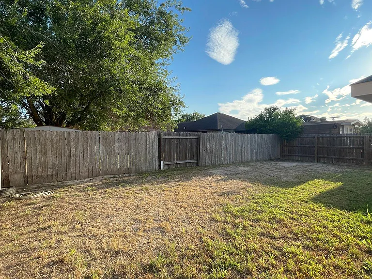 4405 Thunderbird Ave — Photo 79