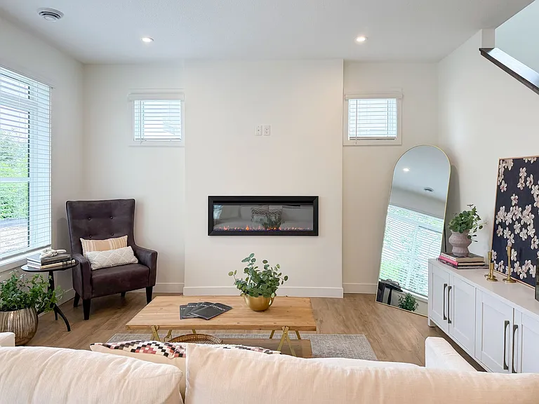 Woodhelm Townhomes — Photo 6
