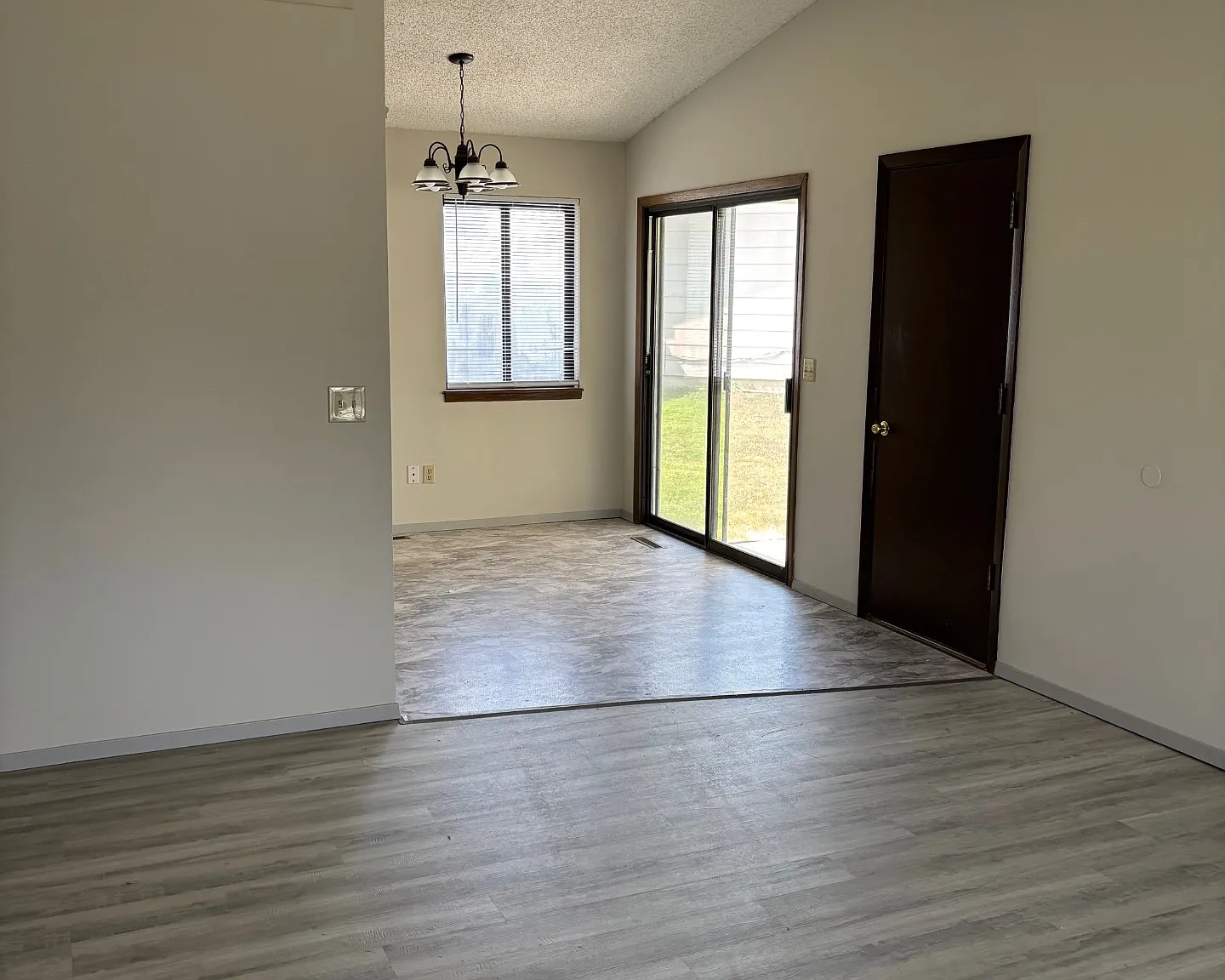 3 bed, 1904 sqft, $1,550 — Photo 4