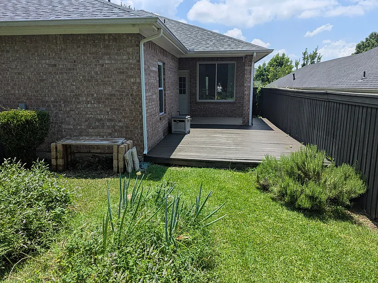 2807 Freedom Cir — Photo 33