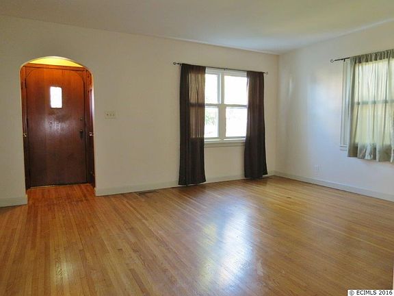3rd image of 390 Clarke Dr
