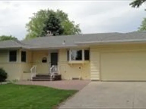 709 19th Ave S, Fargo, ND 58103