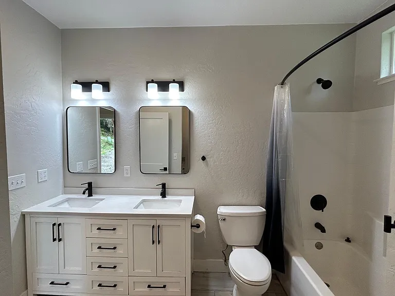 1381 Sydni Ct — Photo 11