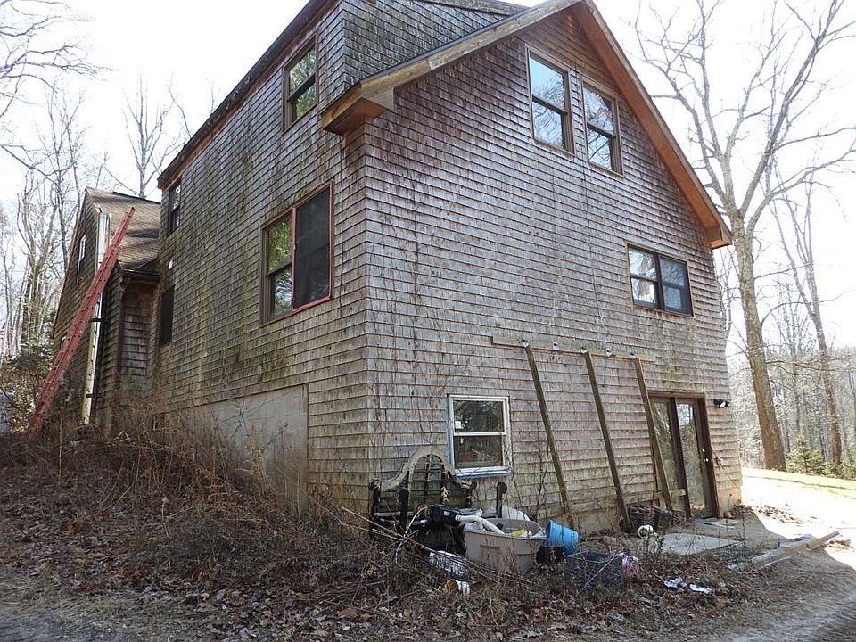 2nd image of 187 N Moodus Rd