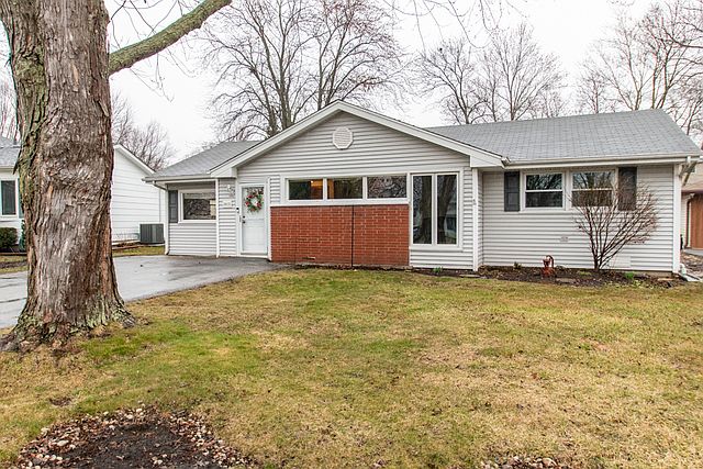 1st image of 2413 SE Thornwood Dr