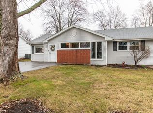 2413 SE Thornwood Dr, Lindenhurst, IL