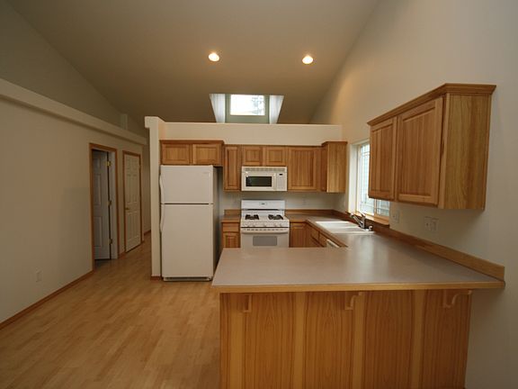 2nd image of 1716 Fruitland Dr
