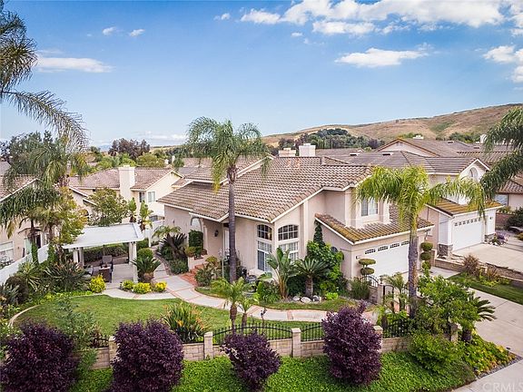 2nd image of 2067 Avenida Hacienda