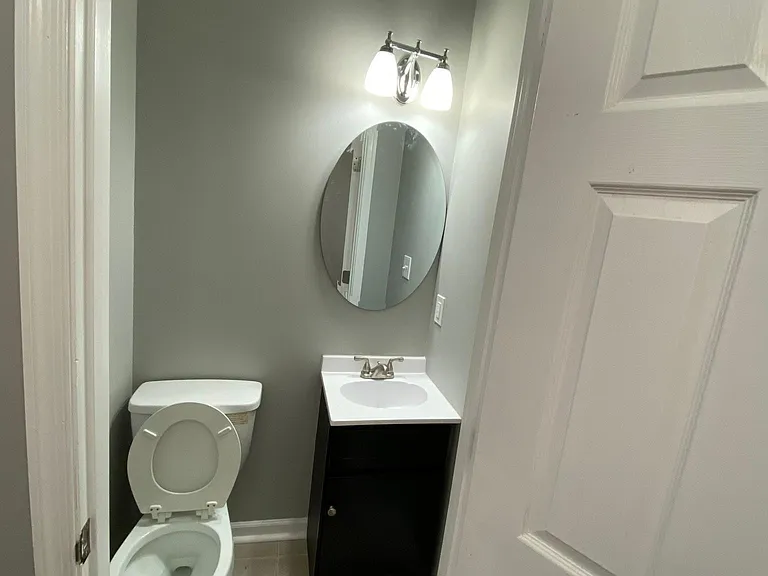 1827 W Fayette St — Photo 11