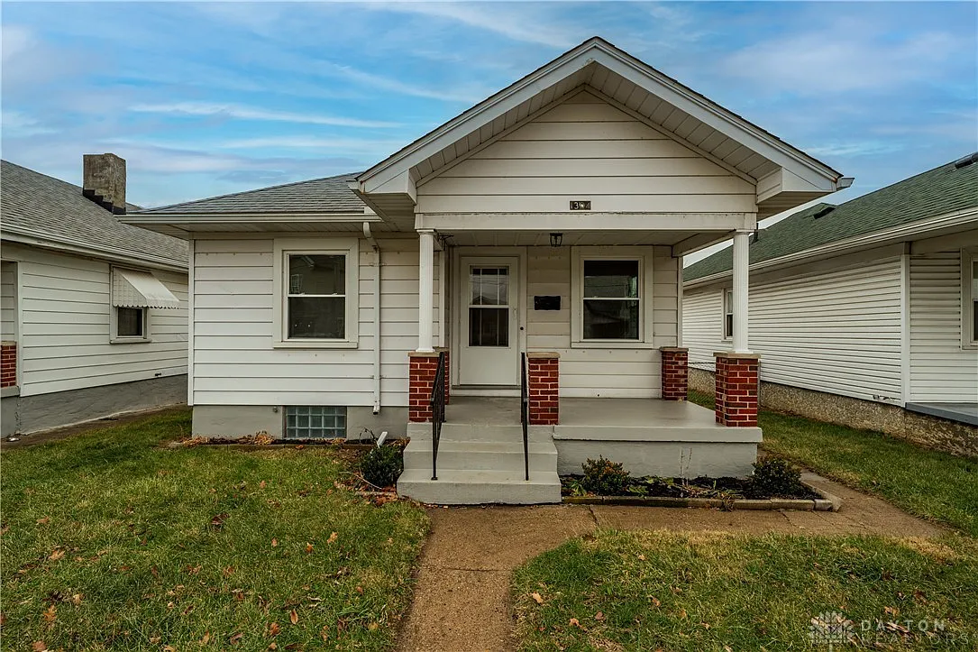1304 Valley St photo 1