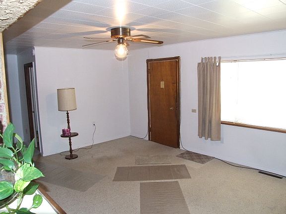 3rd image of 629 Holland St