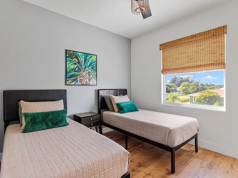 Third bedroom with 2 twin beds