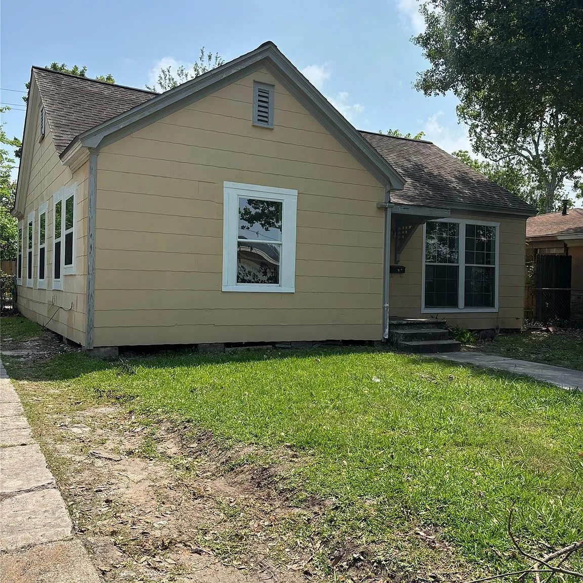 2 bed, 1.0 bath, 1053 sqft, $1,375 — Photo 1