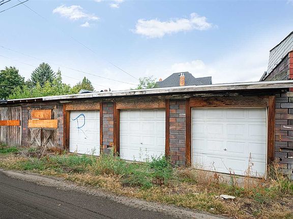 3rd image of 3018 E Olympic Ave