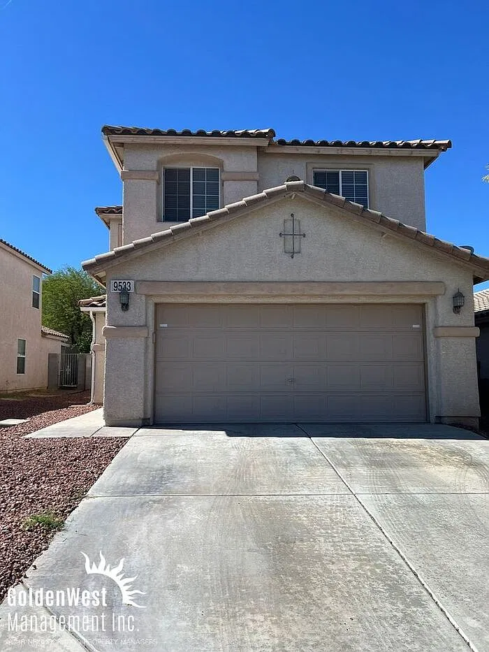 3 bed, 2.5 bath, 2040 sqft, $2,400 — Photo 1
