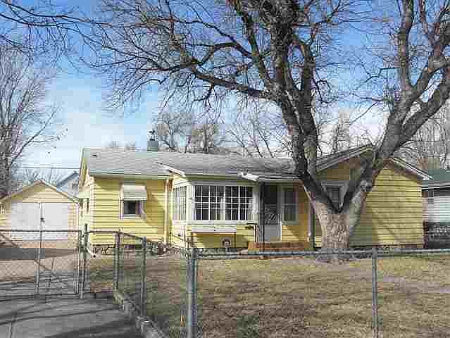 2nd image of 912 E 8th St