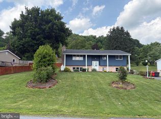 545 Summit Dr, Lewistown, PA 17044