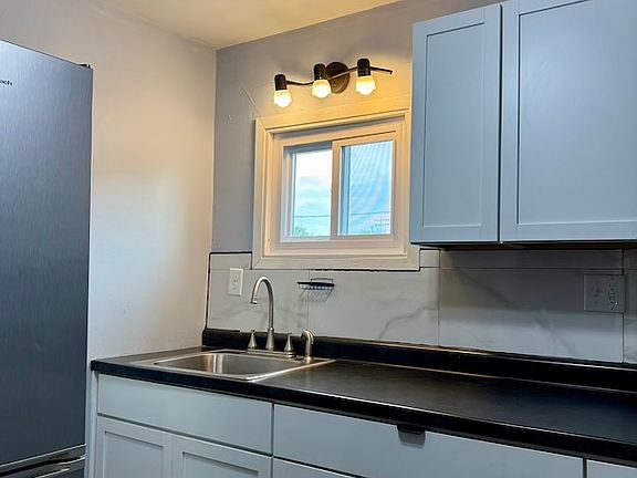 3rd image of 1805 State St #1/2