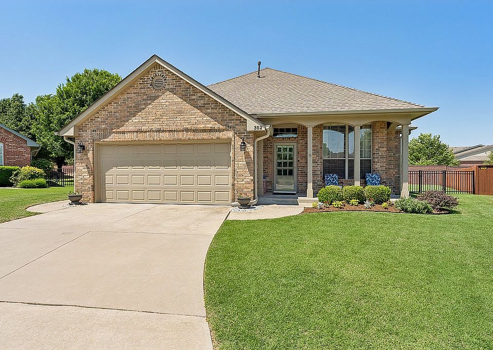 1st image of 352 Coldbrook Cir