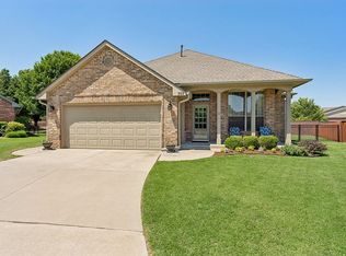 352 Coldbrook Cir, Edmond, OK 73003