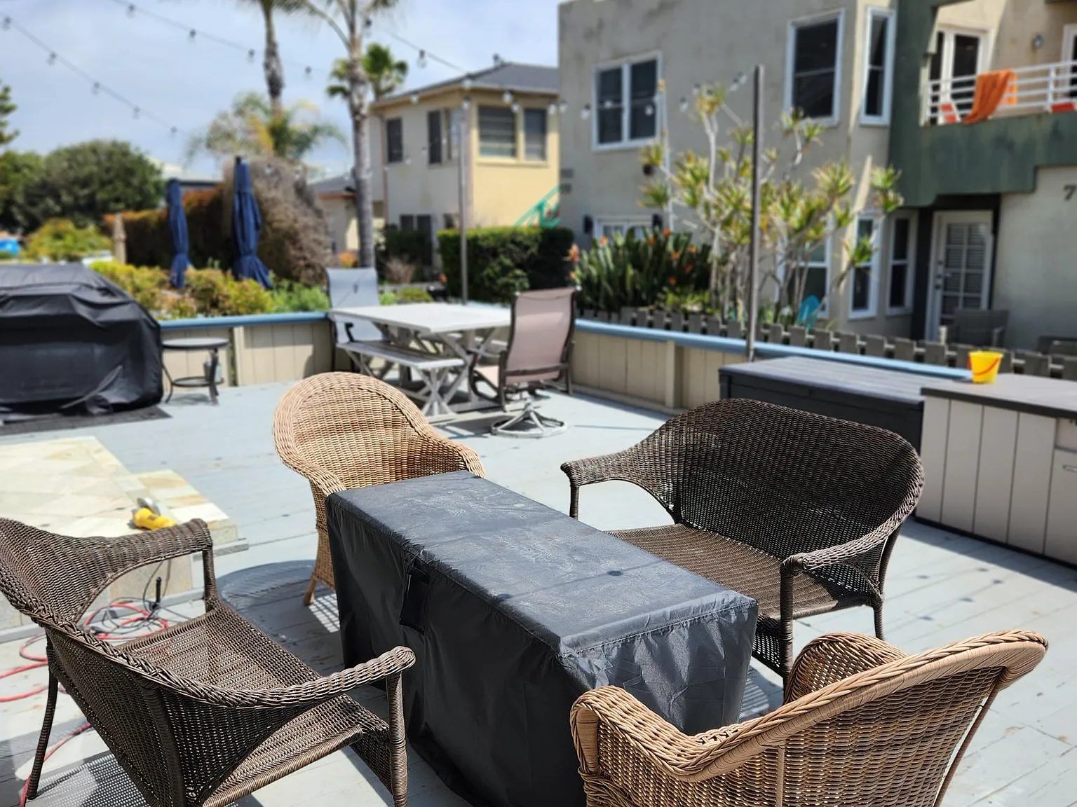 2 bed, 900 sqft, $5,400 — Photo 3