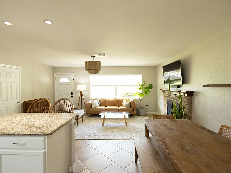 650 S Park Ave — Photo 7