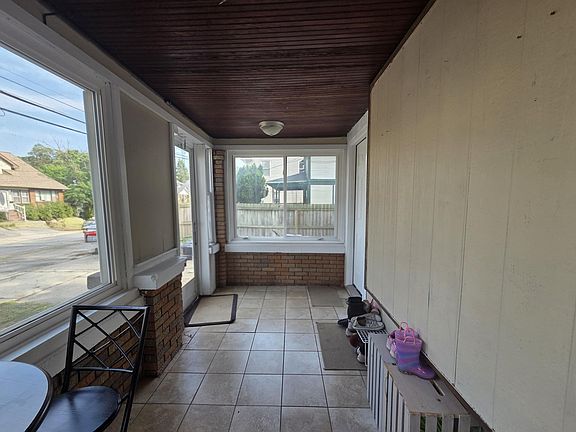 3rd image of 1809 Godfrey Ave SW