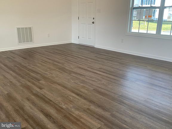 Columbus - Living Area