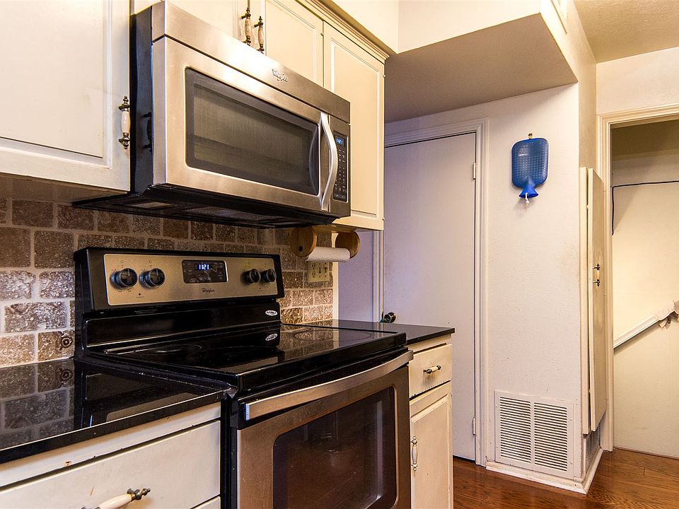 1st image of 2636 Custer Pkwy APT A