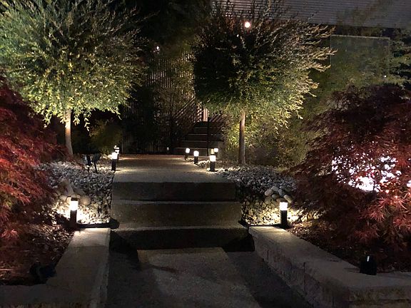 Solar Walkway Lighting