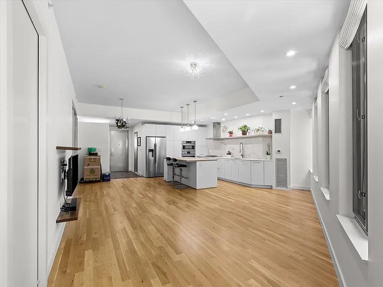 1313 Washington St #204 — Photo 8
