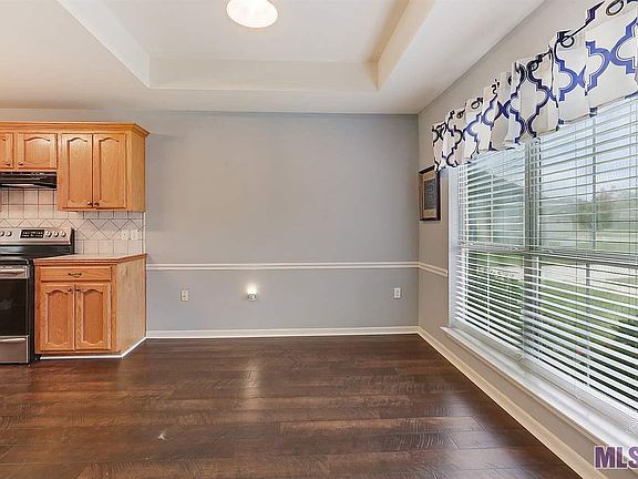 5th image of 10032 Lexington Dr