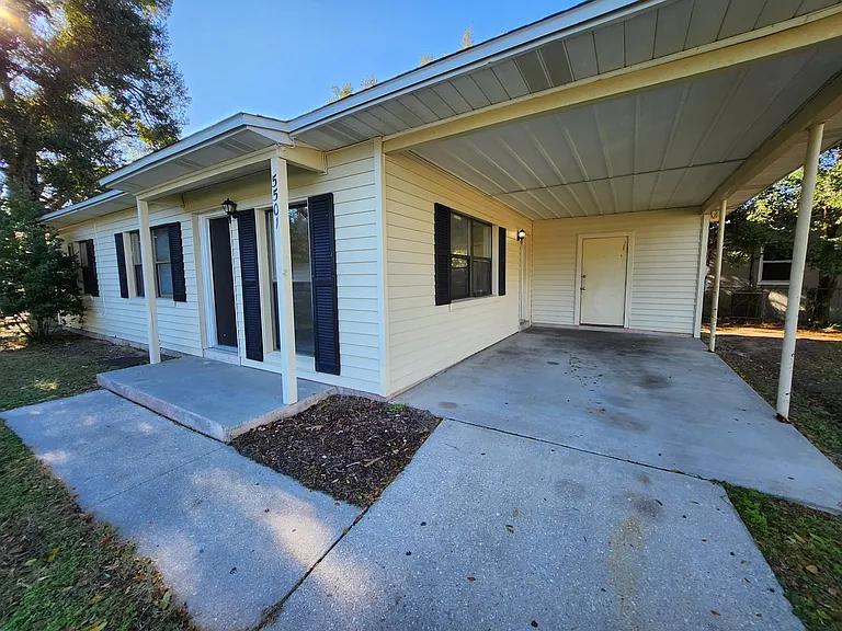 5501 Mayfair Dr — Photo 4