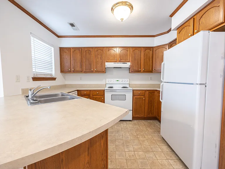 4496 Picadilly Cir — Photo 7