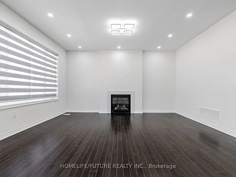 160 Markview Rd — Photo 4