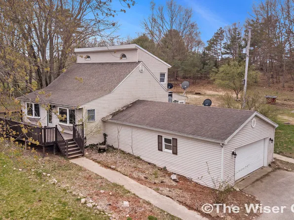 9961 N Division Ave, Sparta, MI 49345