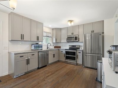 305 W South St, Spring Hill, KS, 66083