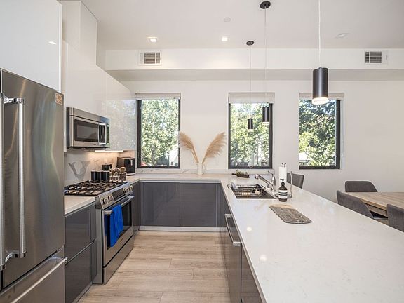 3rd image of 1285 El Camino Real #26