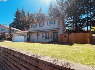 3851 Edgewood Dr, North Bend, OR 97459