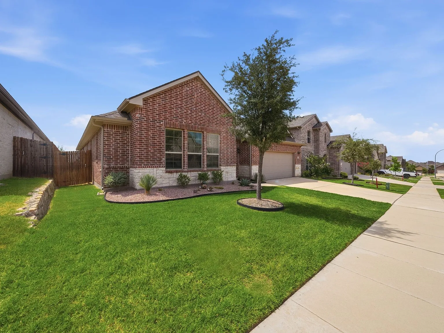 4 bed, 3.5 bath, 2653 sqft, $3,250 — Photo 4