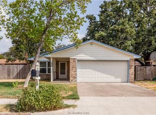 906 San Saba Dr, College Station, TX 77845