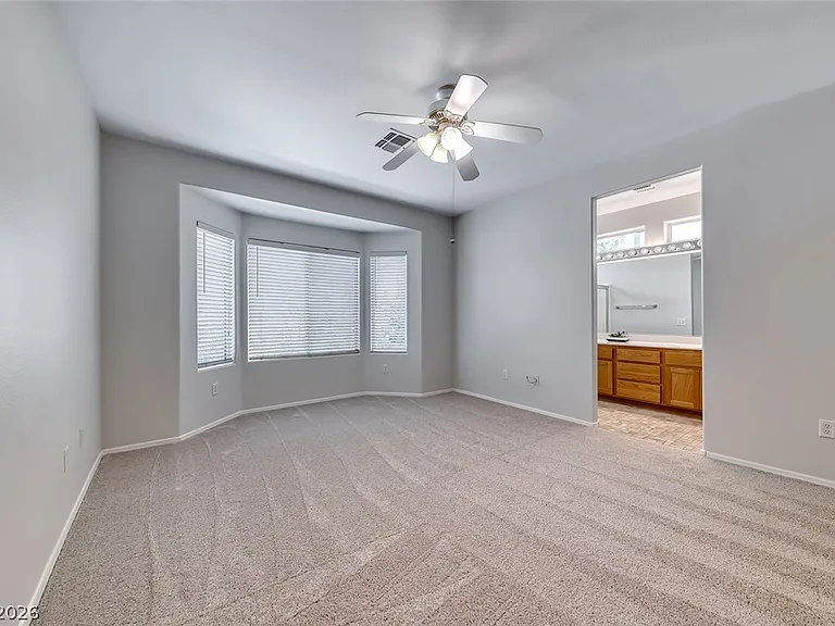 2343 Schaeffer Hills Dr — Photo 25