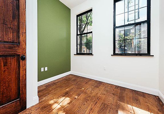 4th image of 686 Lorimer St #1H