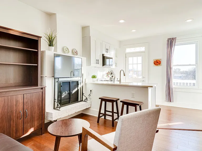 409 Constitution Ave NE #4 — Photo 12