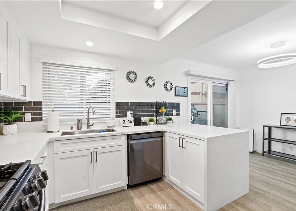 1st image of 946 W 220th St Unit 107