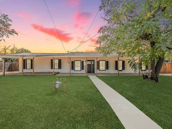 307 Ross Ave, Glen Rose, TX 76043