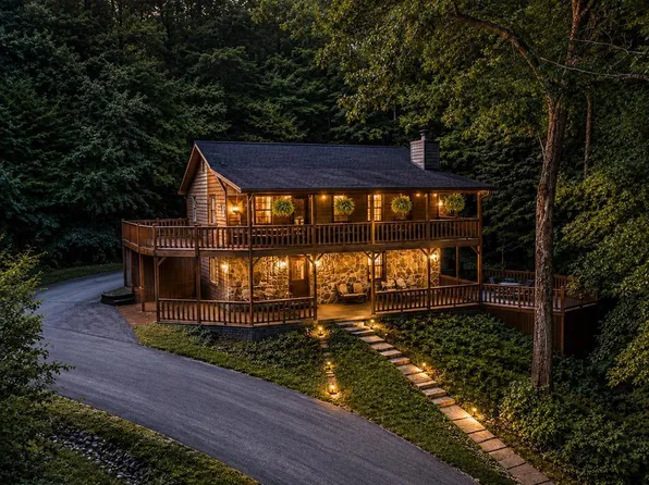 550 Ross Rd, Mineral Bluff, GA 30559