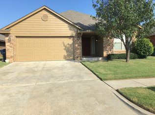 17604 Black Hawk Dr, Edmond, OK 73012