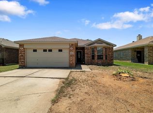 1012 McKavett Dr, Fort Worth, TX 76140