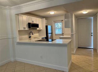 211 NE 8th Ave APT 112, Hallandale, FL 33009